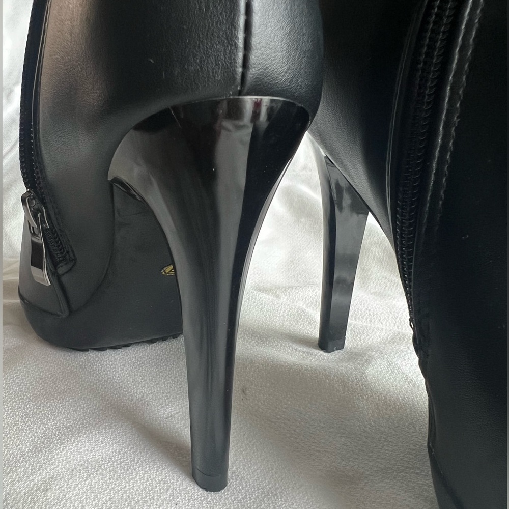 Barely Used 4” Heel Booties - image 8